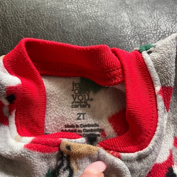 Toddler boys size 2T footsie pjs - Picture 3 of 3